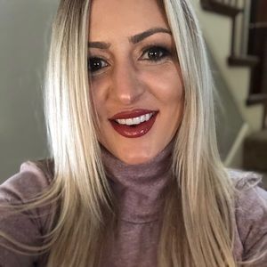 Meet your Posher, Olivia